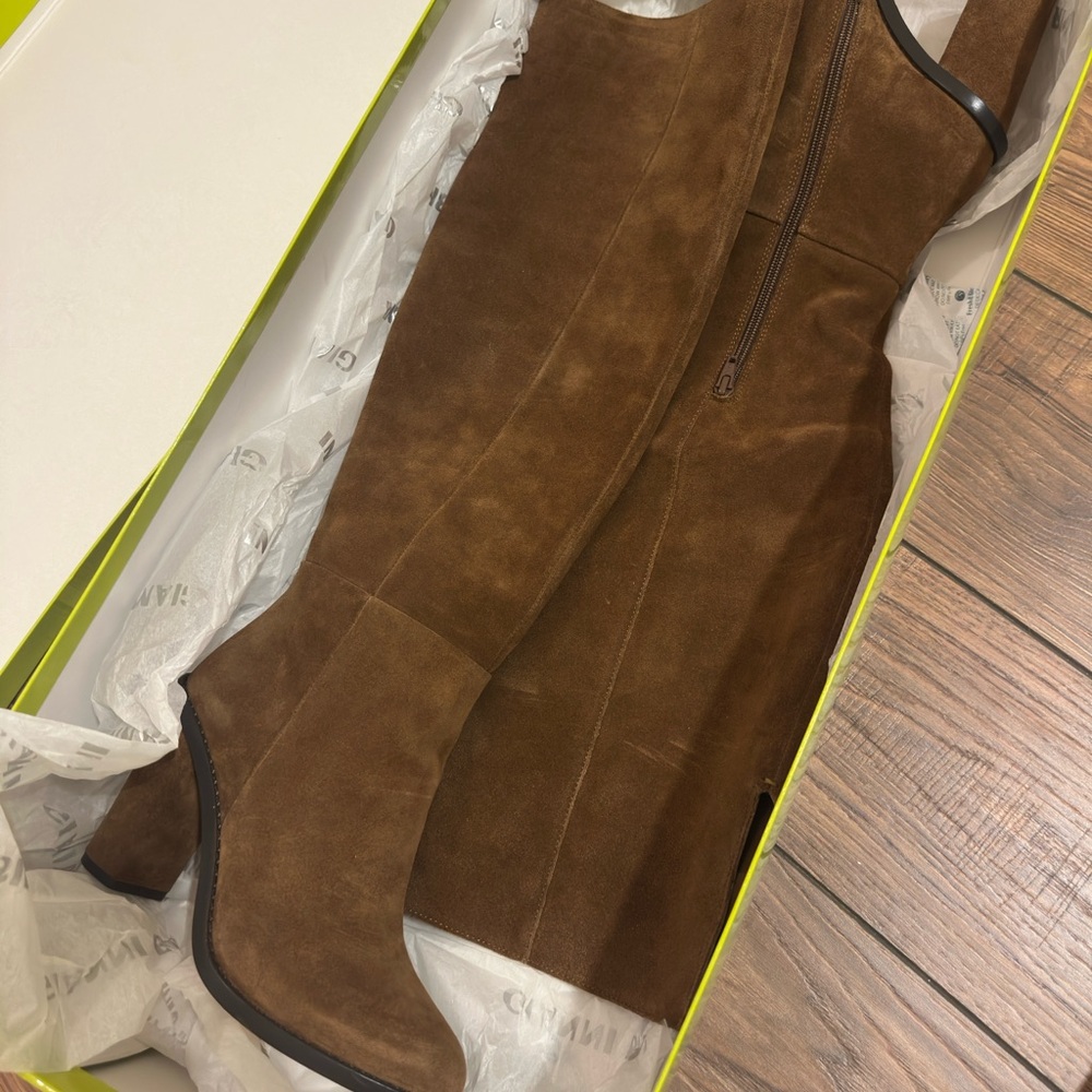 Gianni Bini brown knee high boots